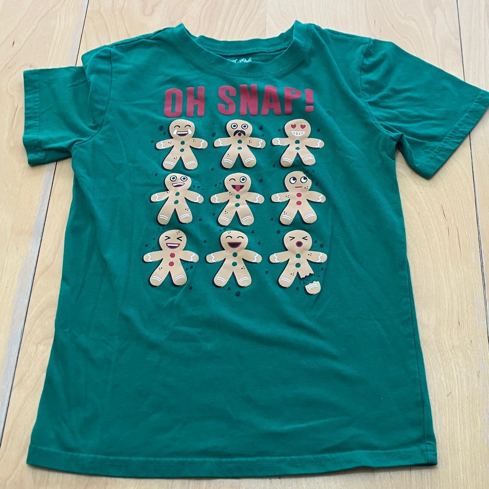 The Children's Place Green  Tee with Gingerbread Characters‎ size M 10/12